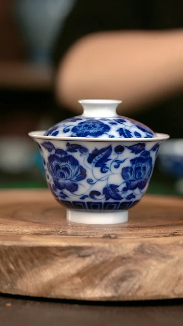 手绘手绘高温现代瓷  气  缠枝牡丹小元宝120c