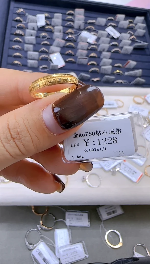 【闪购商品】钻石戒指/指环18K金镶嵌110500