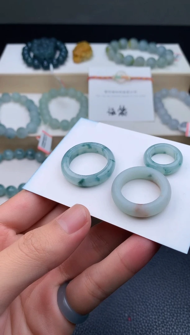 未镶嵌定制翡翠哲****人跑环