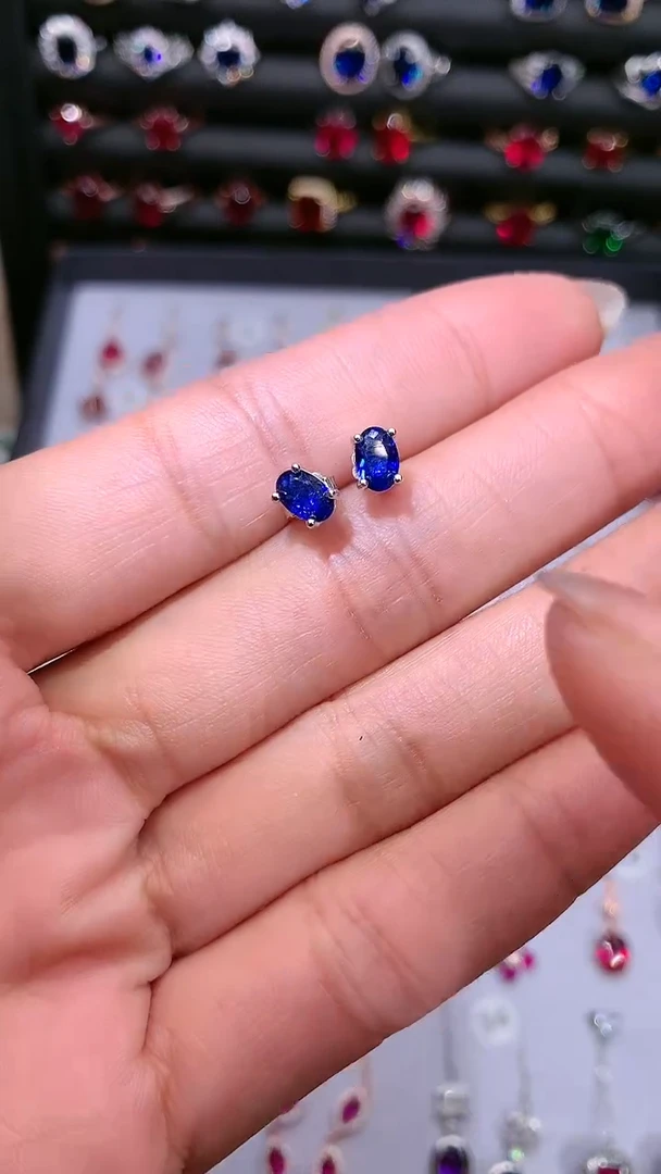 【闪购商品】蓝宝石耳饰银S925镶嵌46