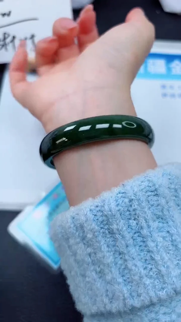 【闪购商品】和田玉手镯未镶嵌163