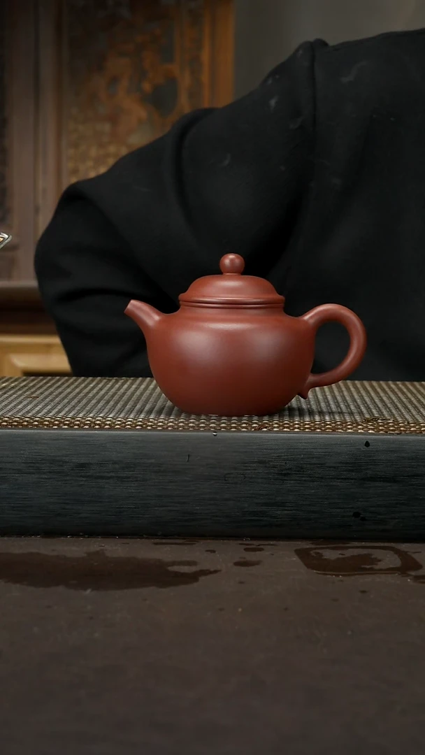 【闪购商品】紫砂茶壶朱泥大红袍 莲子170cc 035