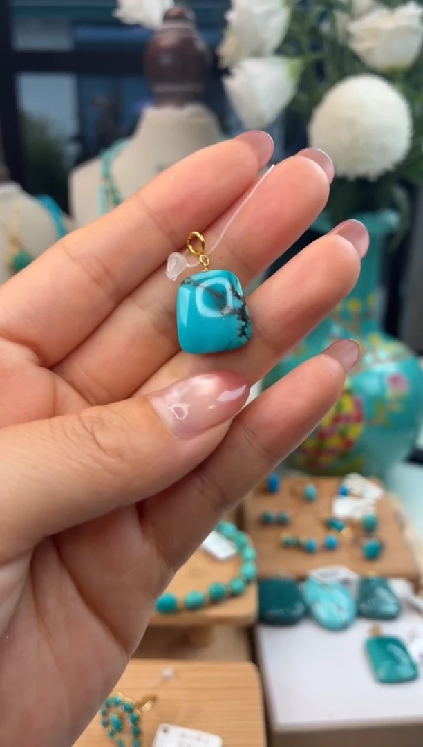 18K金镶嵌绿松石吊坠(不含链)1