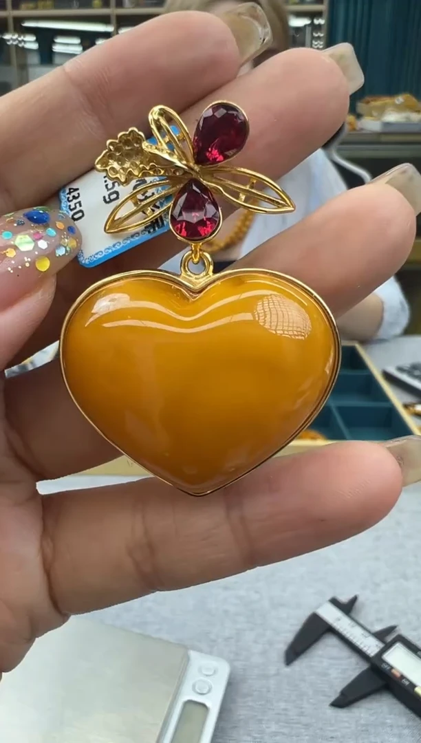未镶嵌颈饰琥珀191秒拍号