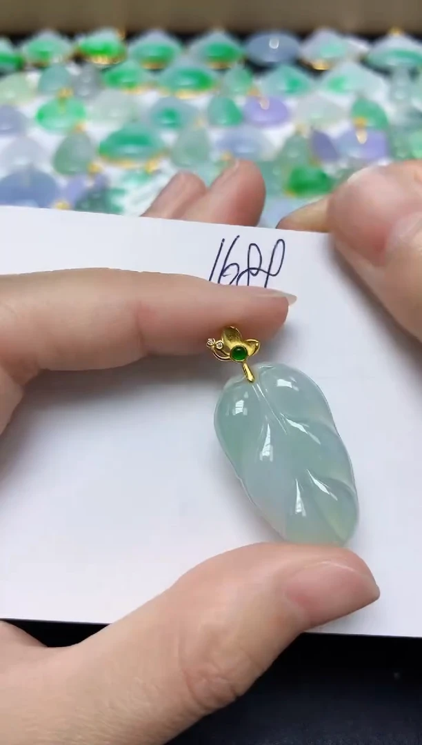 翡翠未镶嵌颈饰 天然缅甸翡翠A货