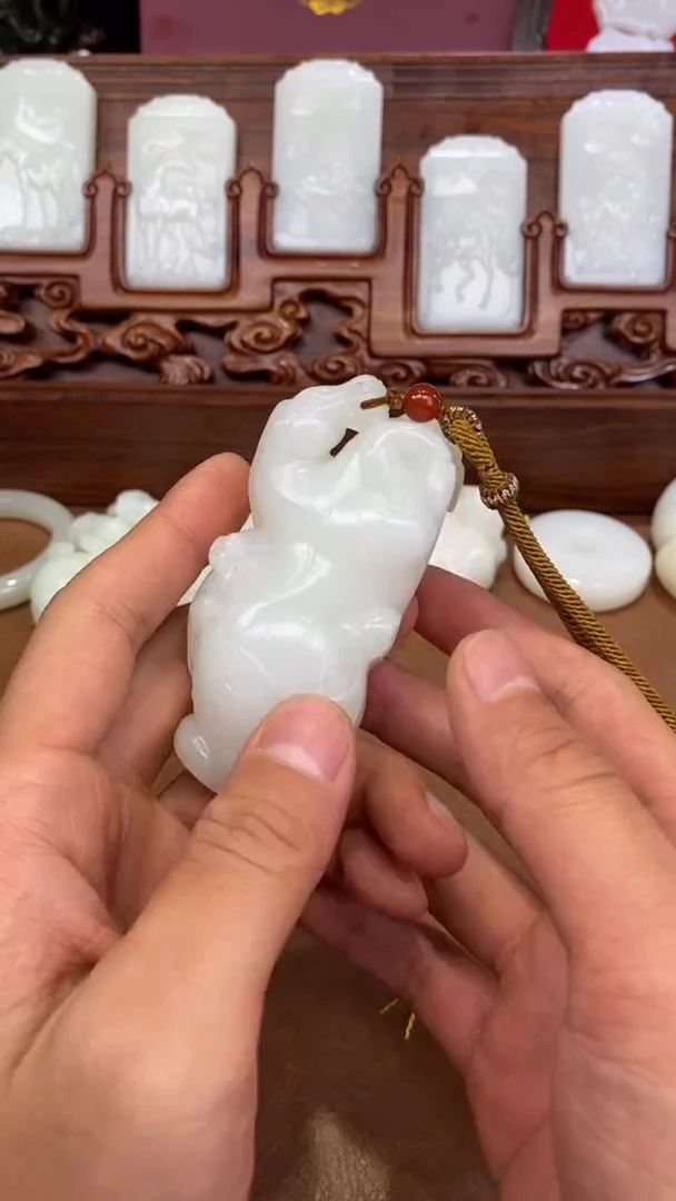 未镶嵌和田玉把件明****.1