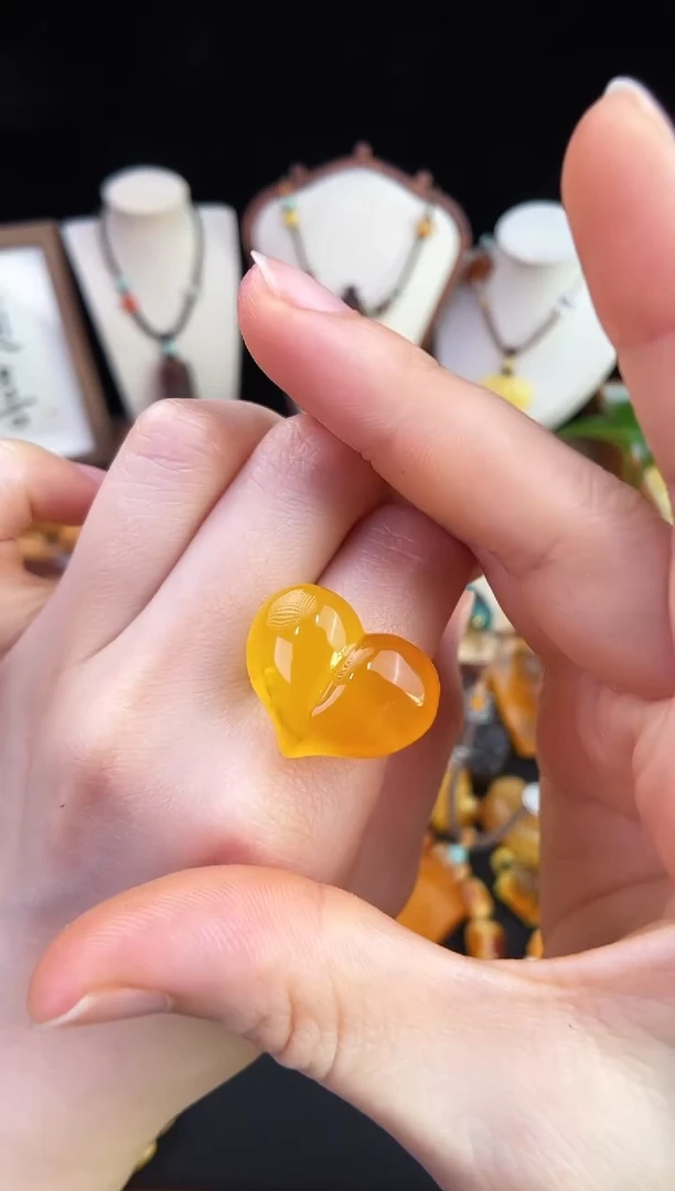 琥珀未镶嵌珠宝奇石柒月
