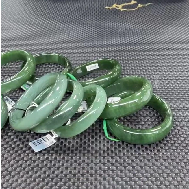 【老郑家】和田玉手镯一支(多样性发1件)