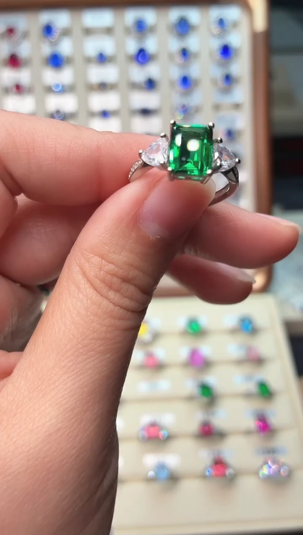 银S925镶嵌戒指祖母绿00