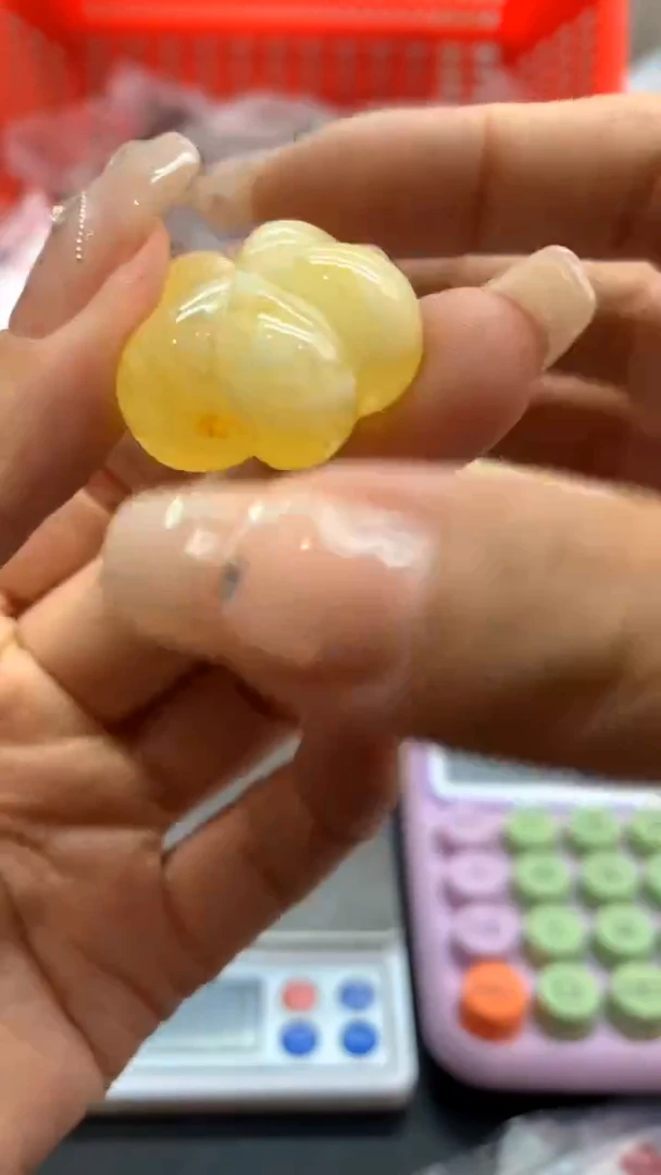 未镶嵌琥珀珠宝奇石1904