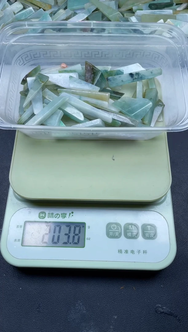 【闪购商品】翡翠颈饰未镶嵌缅甸天然翡翠中号200克35