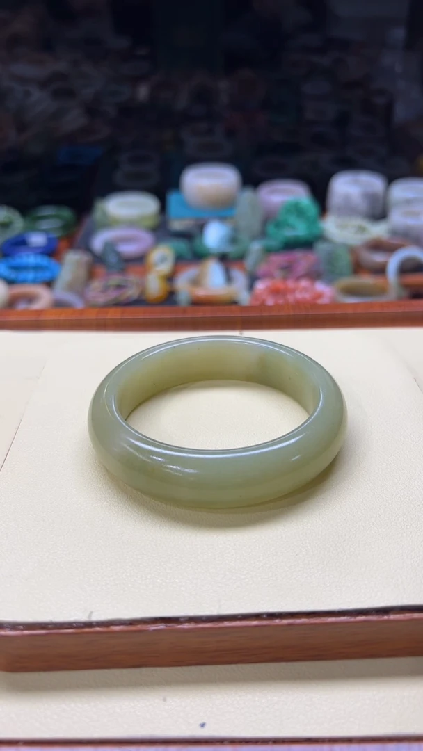 未镶嵌手镯石英质玉兰****3087