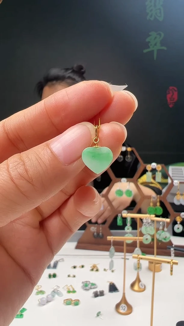 18K金镶嵌翡翠耳饰001
