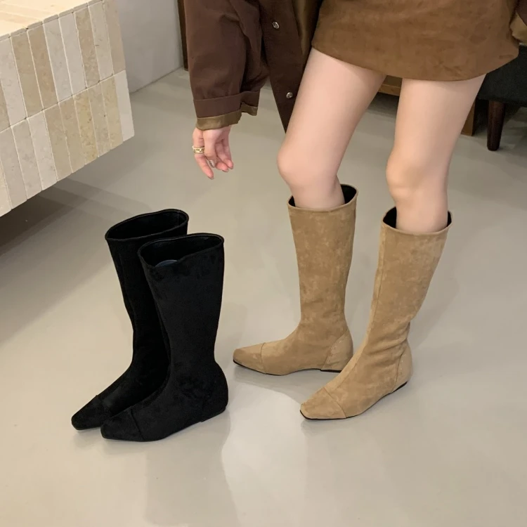 内增高长靴女平底长筒靴2025秋冬季新款靴子法式不过膝绒面骑士靴