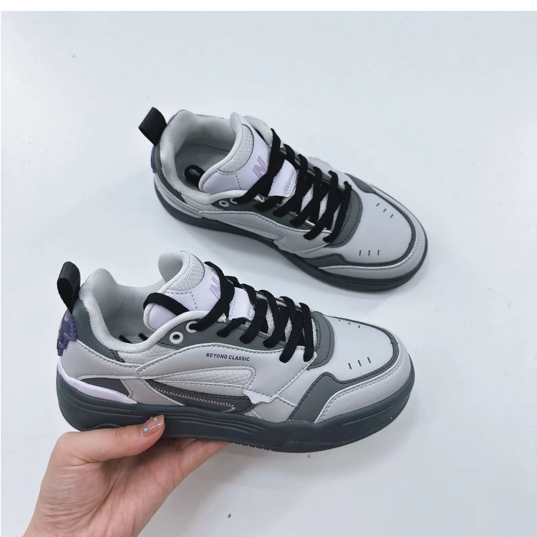 70092高端专享四季款舒适运动鞋浅灰/铅灰（成人运动鞋）