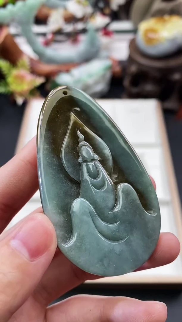 翡翠未镶嵌颈饰天然缅甸A货翡翠
