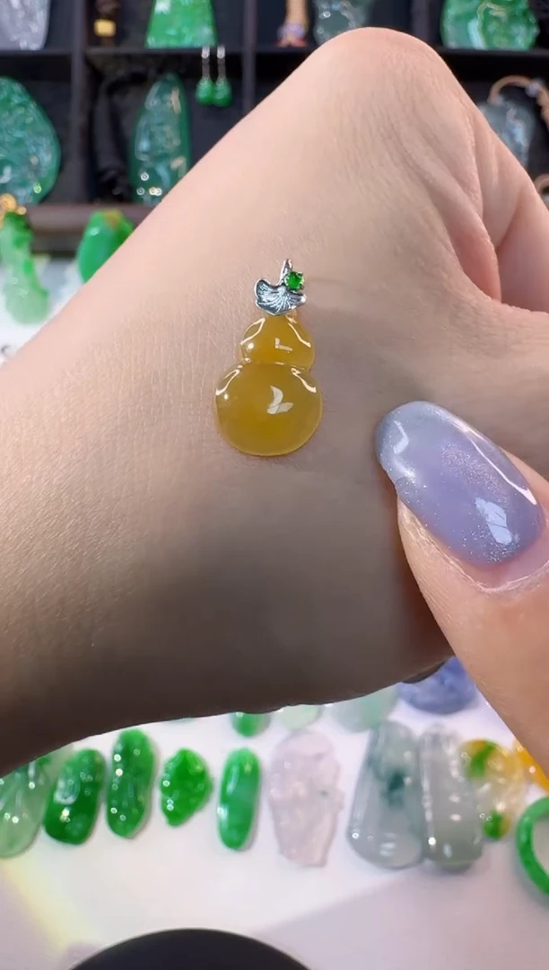 颈饰18K金镶嵌翡翠缅甸A货翡翠