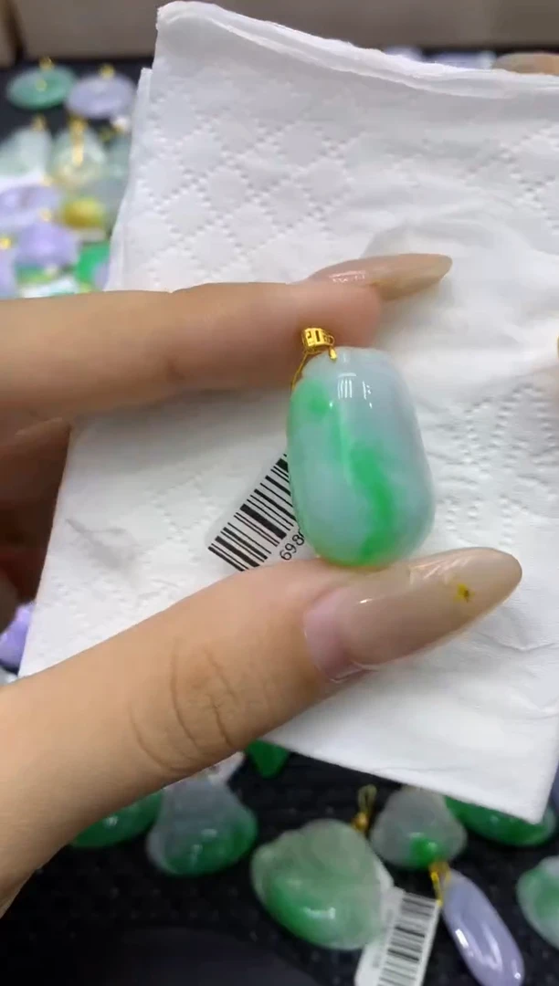 颈饰18K金镶嵌翡翠天然缅甸翡翠A货