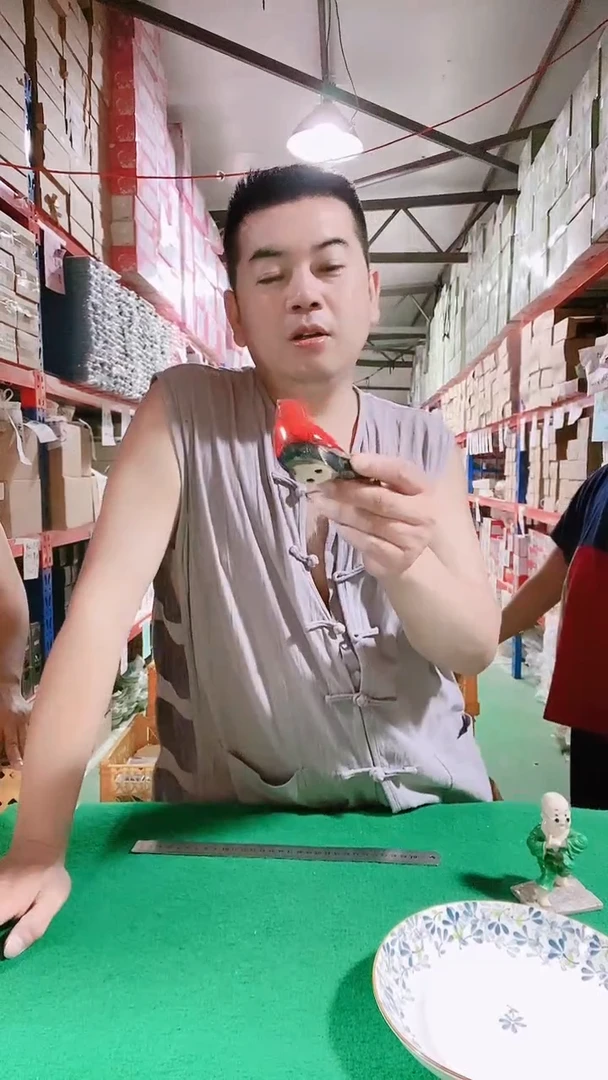 瓷片碗碟好物一件不留@@1