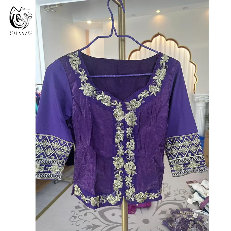 E5517异域风情上衣女装刺绣服饰民族风修身百搭新疆舞服