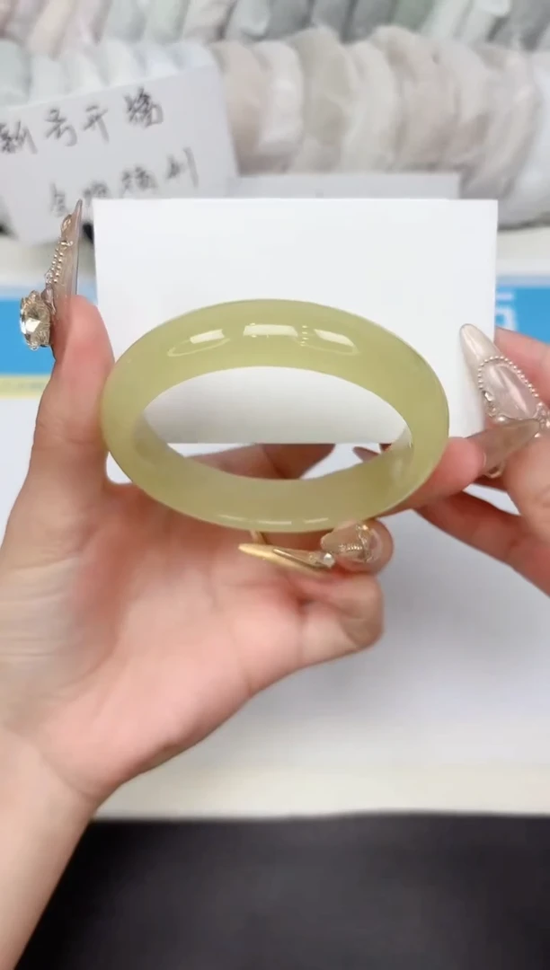 石英质玉手镯未镶嵌75-56.3