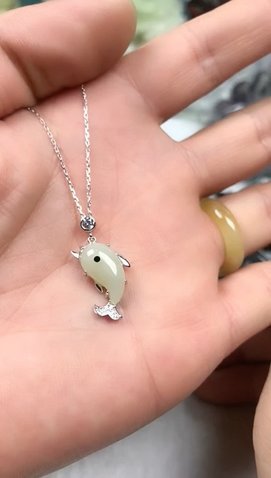 【闪购商品】和田玉吊坠(赠链)银S925镶嵌海豚