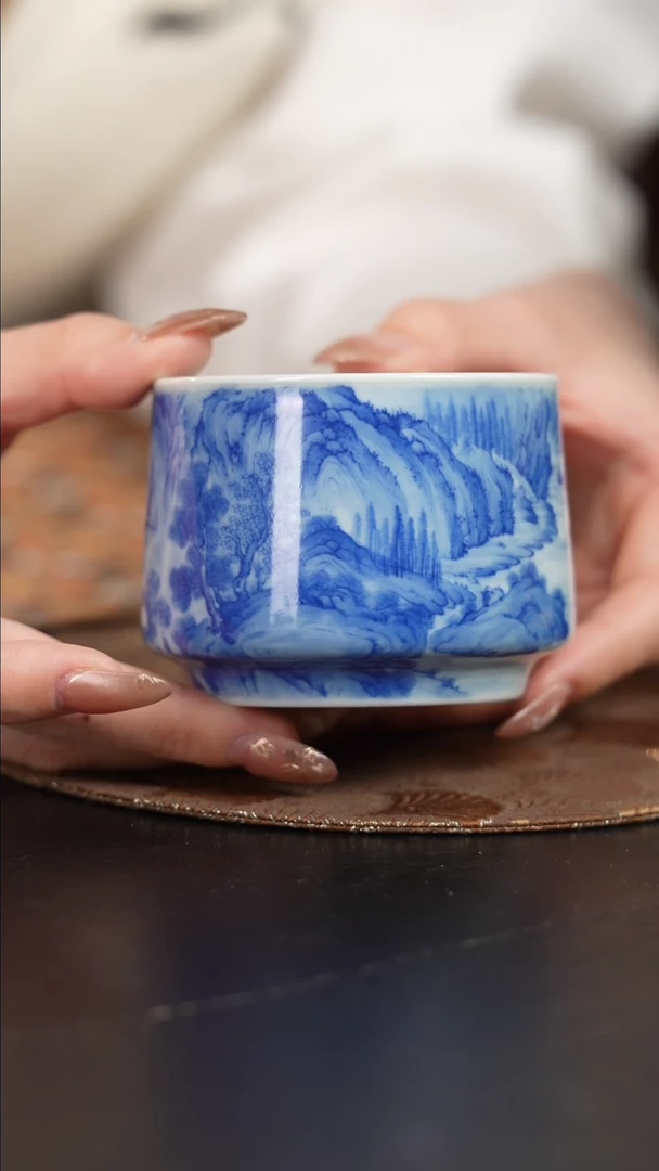 【闪购商品】杯看山柴窑青花山水