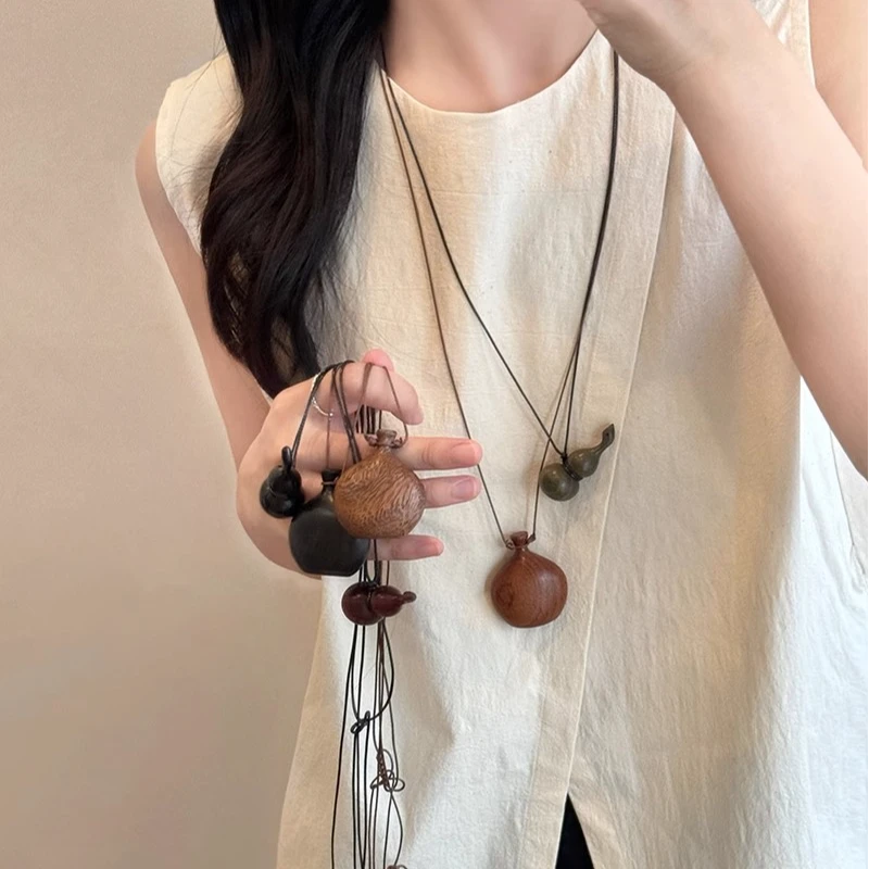 钛钢项链 木质葫芦酒壶皮绳长项链小众设计感毛衣链日常百搭配饰