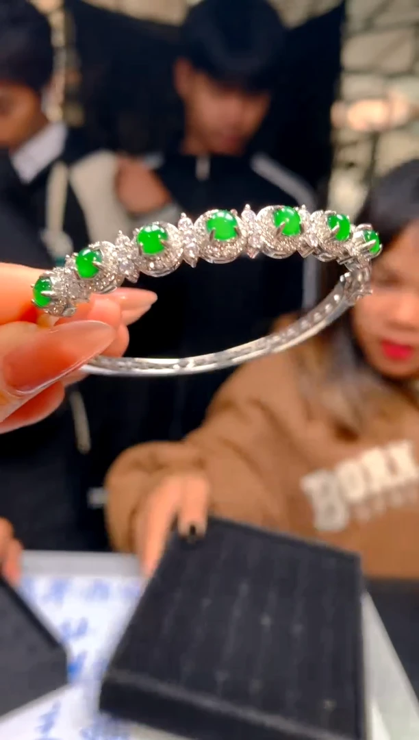 【闪购商品】定制翡翠未镶嵌50定制翡翠-多样性发货（发其一）