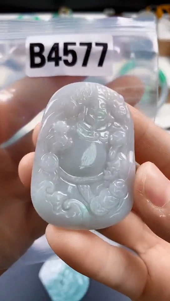 颈饰未镶嵌翡翠天然翡翠吊坠挂件