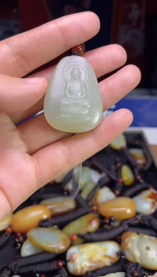 颈饰未镶嵌和田玉1