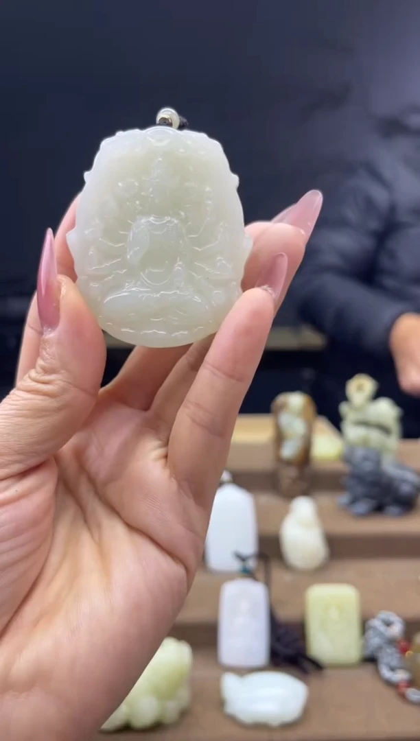 颈饰未镶嵌和田玉1