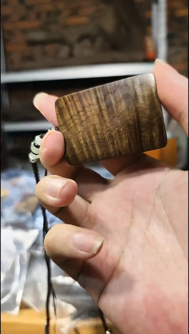 金丝楠无事牌手把件