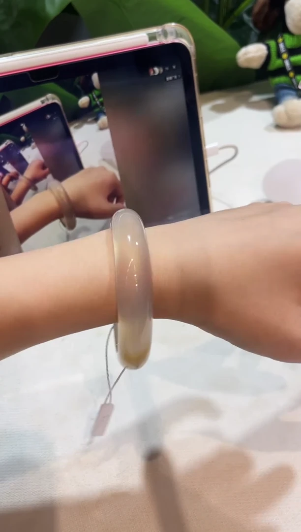 玛瑙/玉髓手镯未镶嵌57.8鉴赏期48小时