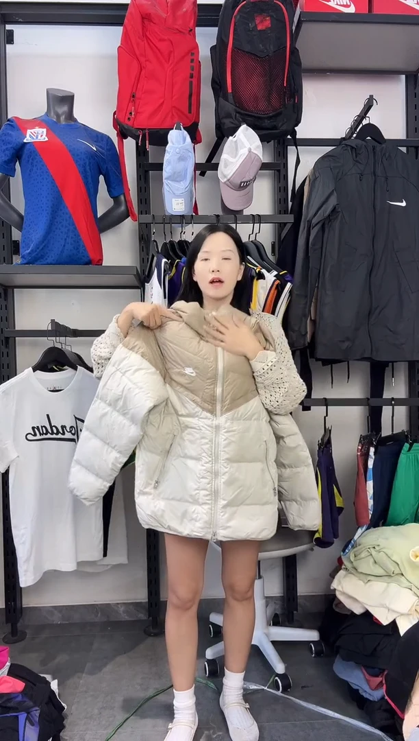 208编码 瑕疵款直播间过款为准 尺码m