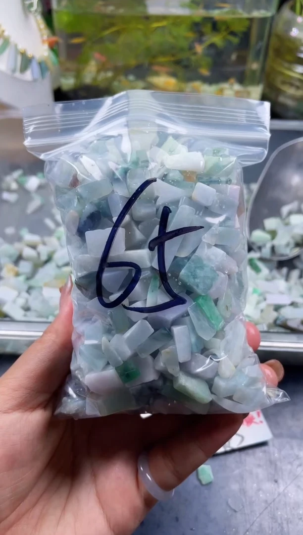 配石翡翠天然翡翠迷你500克65