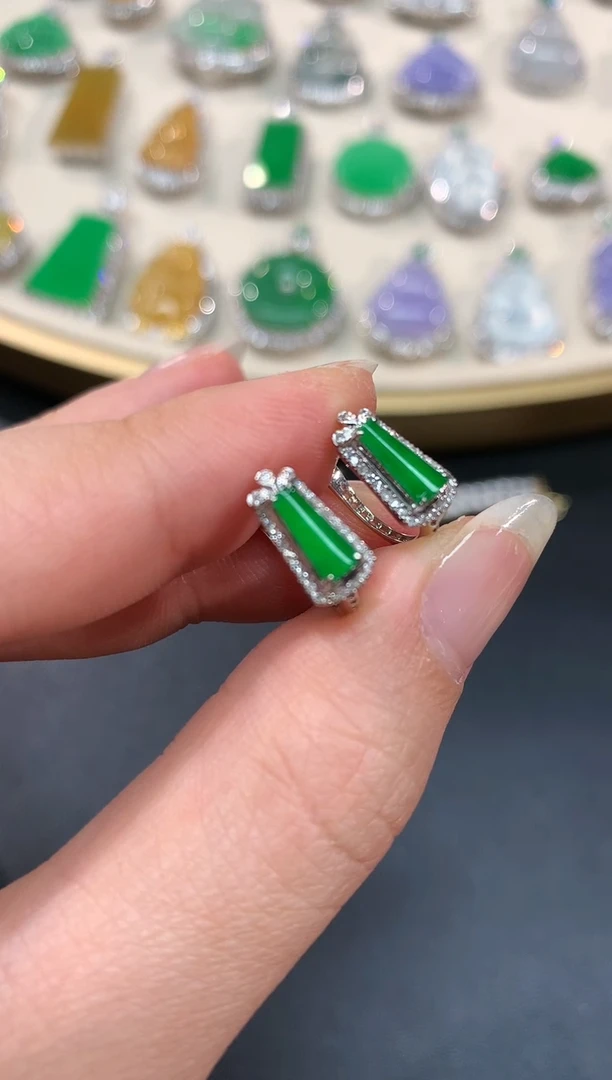 【闪购商品】翡翠耳饰18K金镶嵌A412|69999