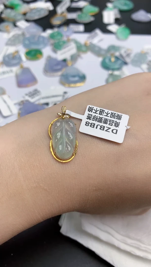 【闪购商品】翡翠颈饰18K金镶嵌天然缅甸翡翠A货