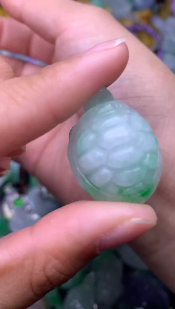 颈饰未镶嵌翡翠缅甸翡翠吊坠