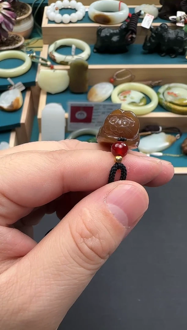 颈饰未镶嵌和田玉且末招财猫挂坠