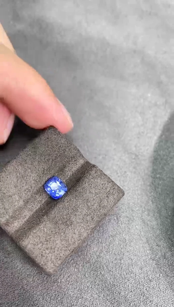 蓝宝石裸石a-517 1.2ct