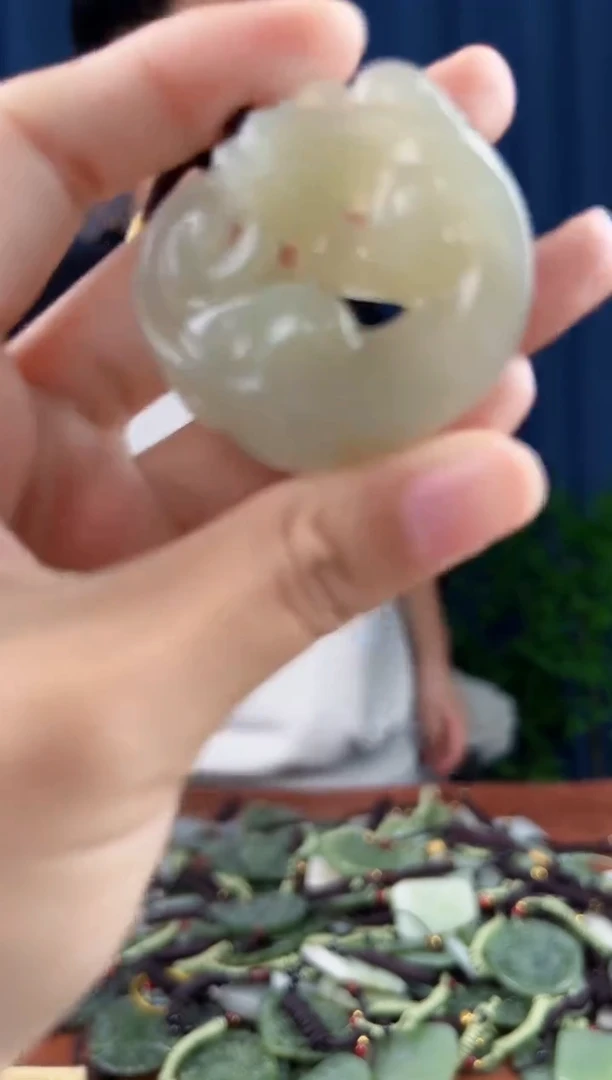 未镶嵌和田玉挂件拍一发一，