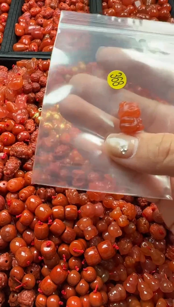 【闪购商品】南红玛瑙颈饰未镶嵌1