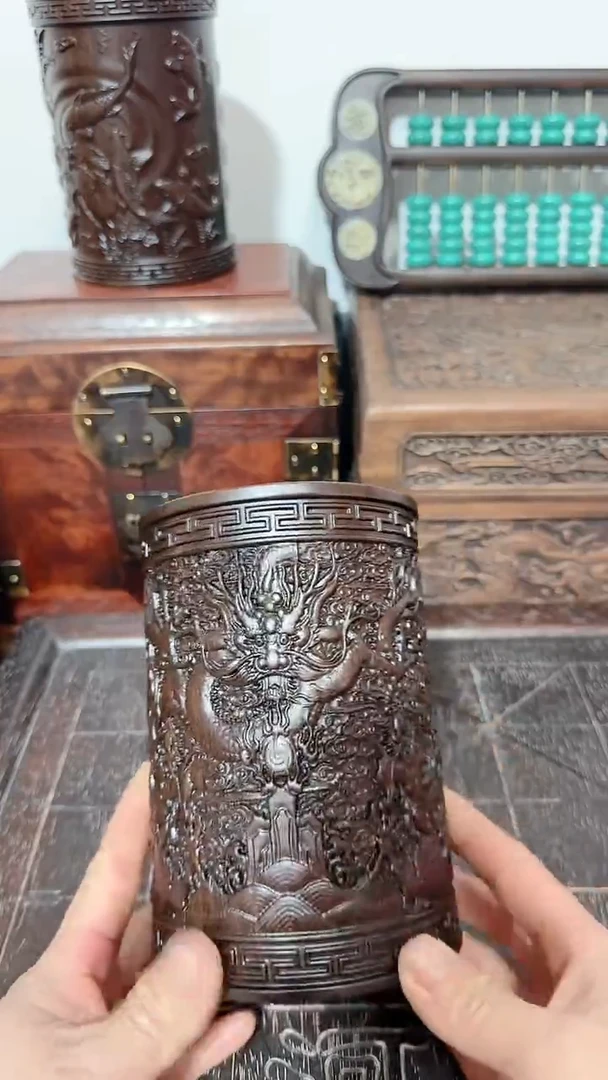 【闪购商品】花梨木类木艺檀木笔筒