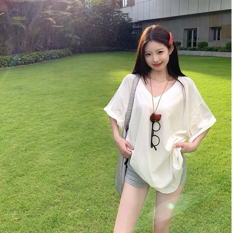 胖MM大码300斤夏季新款慵懒风宽松V领大版短袖T恤女显瘦小众上衣