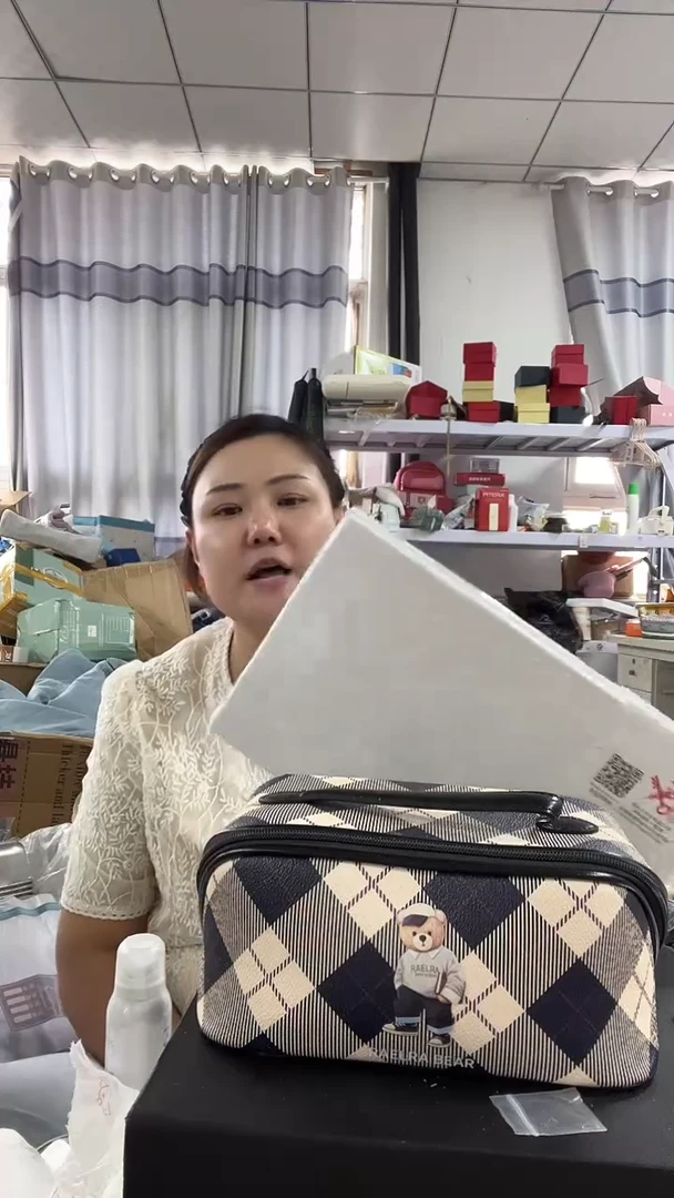 牦牛剖层皮革琪琪女包超好看发图片款