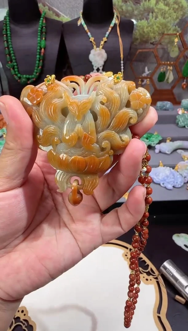 【闪购商品】翡翠颈饰未镶嵌牌子