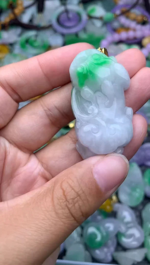 颈饰未镶嵌翡翠缅甸翡翠吊坠