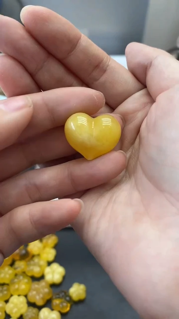 琥珀未镶嵌珠宝奇石1357