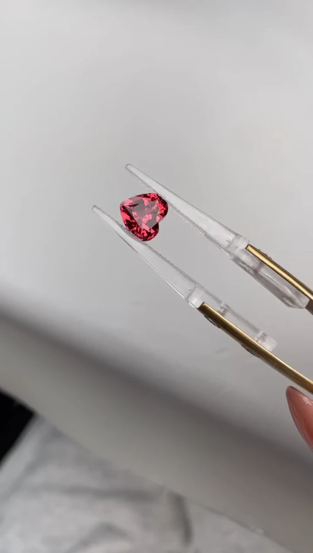 未镶嵌珠宝半成品碧玺2.3ct红碧玺  FE   定制